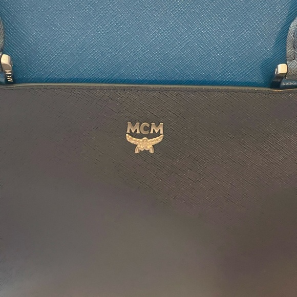 MCM Two Tone Navy and Blue Leather Tote - Picture 5 of 8